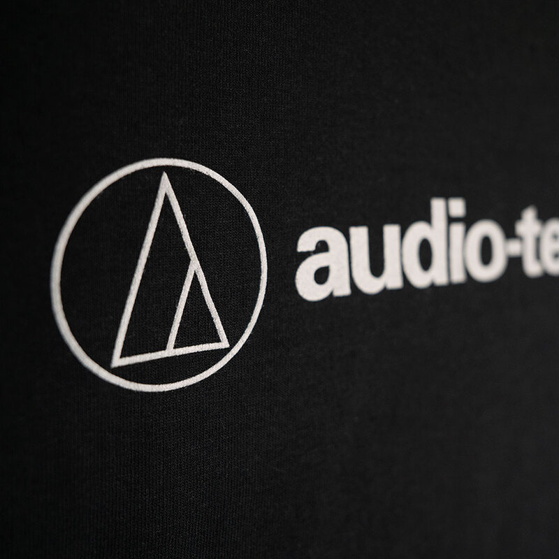 Футболка мужская классическая с логотипом Audio Technica Чорна L