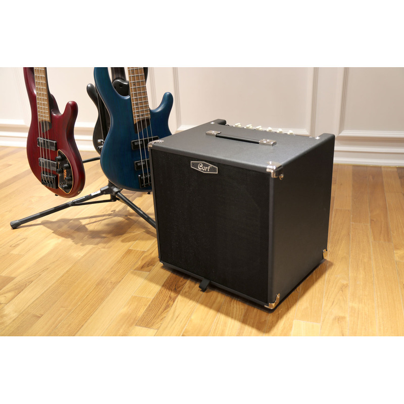Гитарный комбоусилитель CORT CM150B
