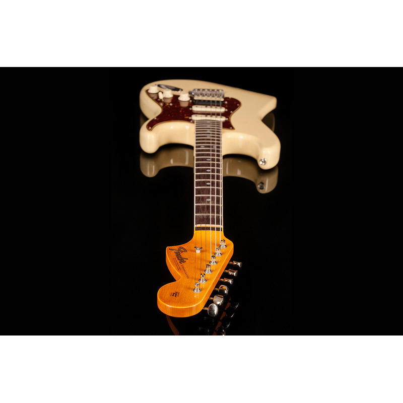 Электрогитара FENDER CUSTOM SHOP LIMITED EDITION '67 STRATOCASTER HSS JOURNEYMAN RELIC AGED VINTAGE WHITE
