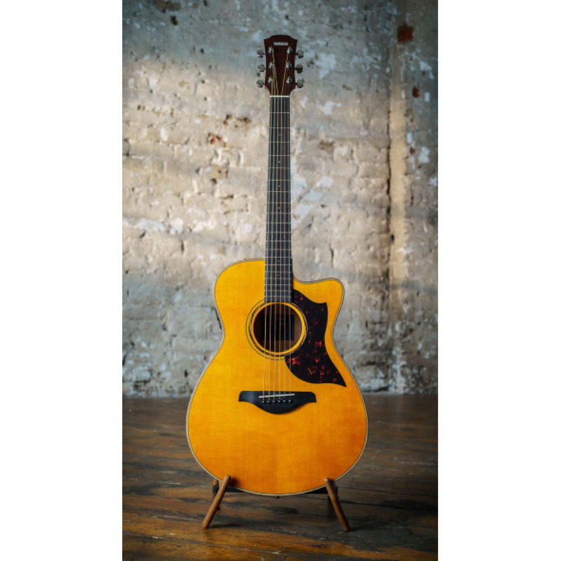 Електроакустична гітара YAMAHA AC3M ARE (Vintage Natural)