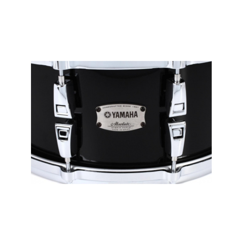 Малый барабан YAMAHA Absolute Hybrid Maple Snare 14" (Solid Black)